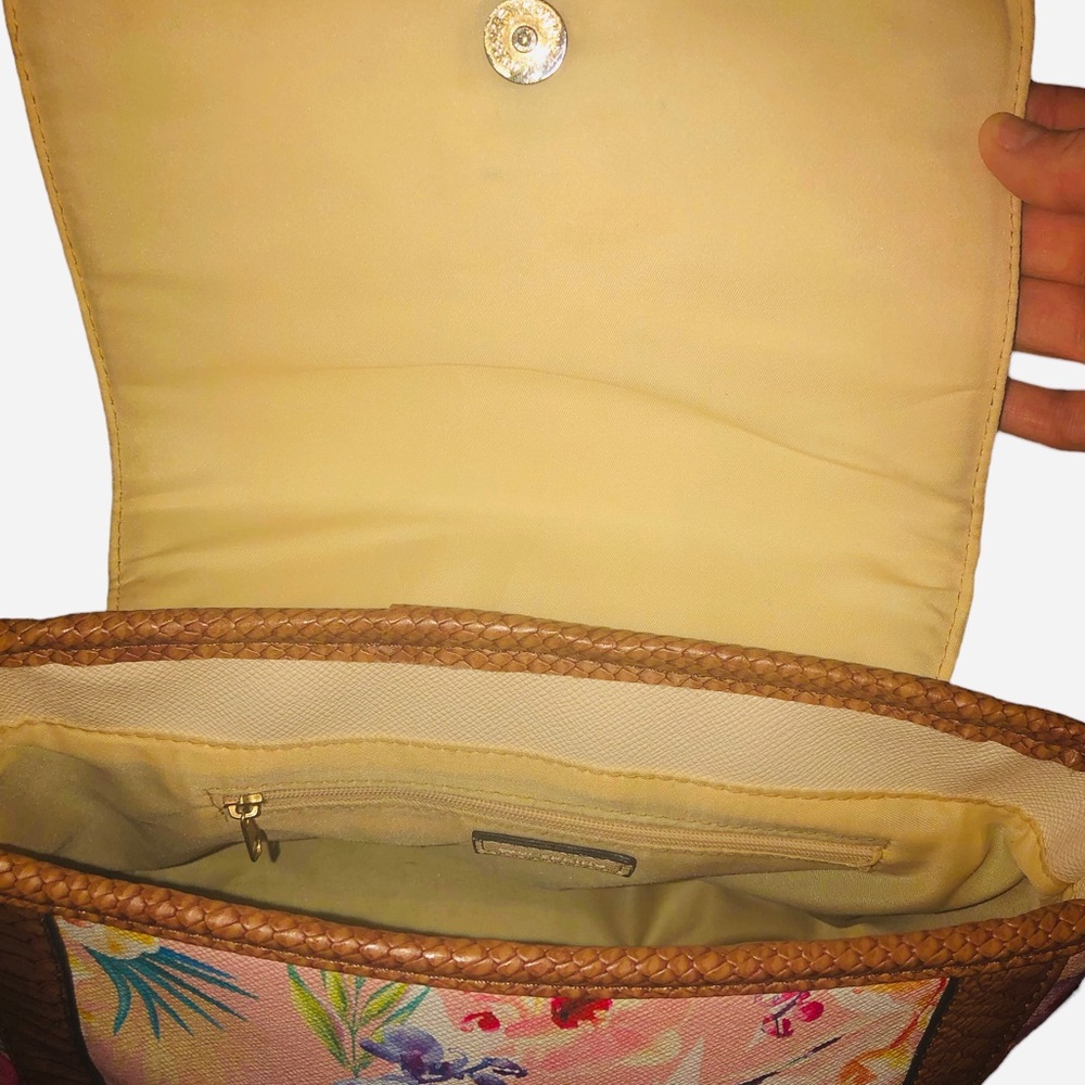 Cute Handbag - Picture 5 of 6